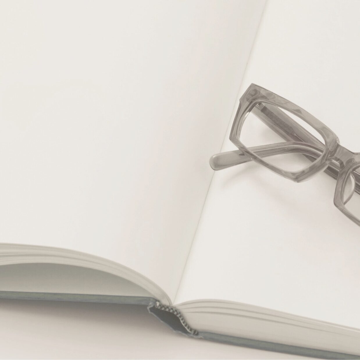 Structure, guidance, accountability and coaching for memoirists